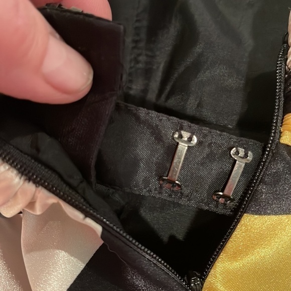 🎉HP🎉🔥SALE 🔥Jovani black yellow and white dress - Picture 8 of 12